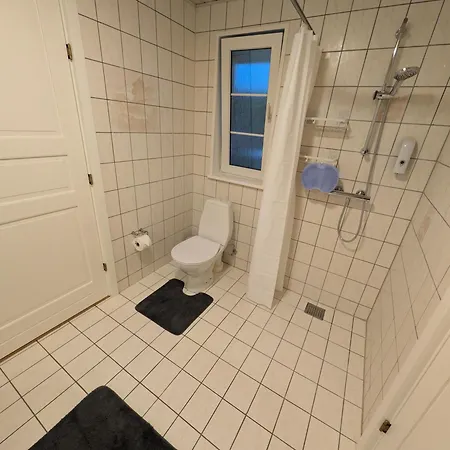 Feriehus Garden & Jacuzzi Oasis Ravsted